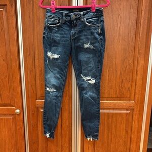NWOT Silver Jeans Elsey Skinny. Has Patches Inside Holes